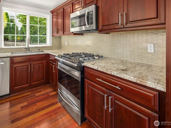 11004 100th Avenue NE, Kirkland WA 98033