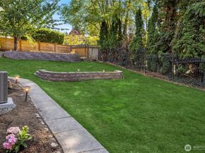 11004 100th Avenue NE, Kirkland WA 98033