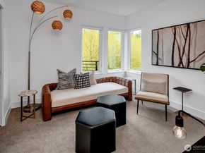 417 102nd Avenue SE, Bellevue WA 98004