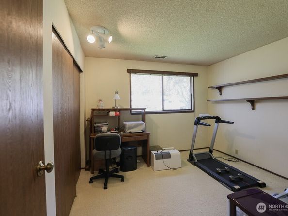 9930 NE 144th Lane 202, Kirkland WA 98034