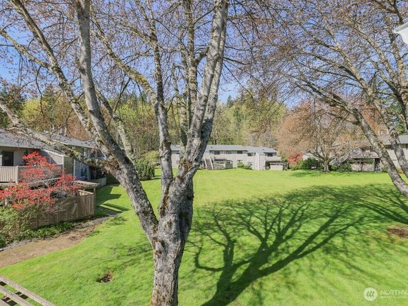 9930 NE 144th Lane 202, Kirkland WA 98034