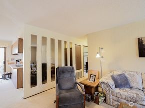9930 NE 144th Lane 202, Kirkland WA 98034