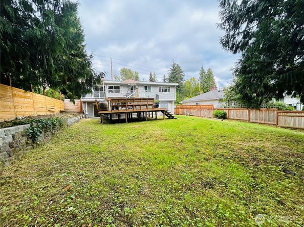 10231 NE 24th Street, Bellevue WA 98004