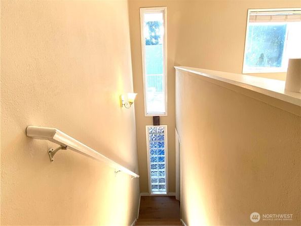 10231 NE 24th Street, Bellevue WA 98004