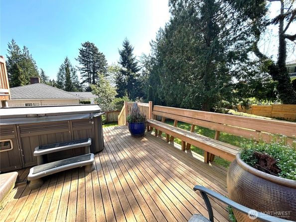 10231 NE 24th Street, Bellevue WA 98004