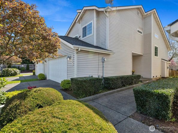 17581 110th Lane SE 3, Renton WA 98055
