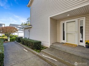 17581 110th Lane SE 3, Renton WA 98055