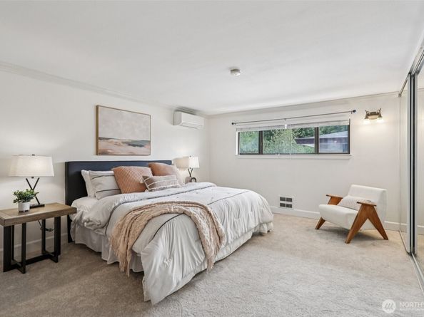 300 N 137th Street C, Seattle WA 98133