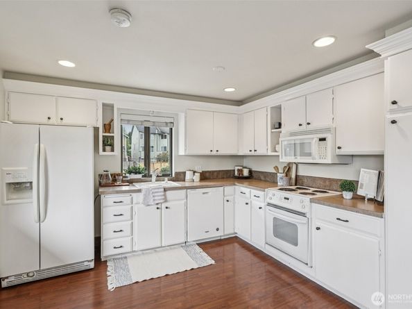 300 N 137th Street C, Seattle WA 98133
