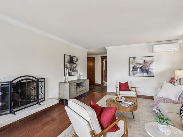 300 N 137th Street C, Seattle WA 98133