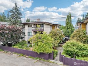 300 N 137th Street C, Seattle WA 98133