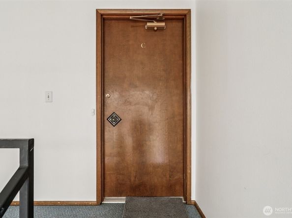 300 N 137th Street C, Seattle WA 98133