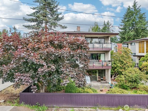 300 N 137th Street C, Seattle WA 98133