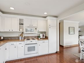 300 N 137th Street C, Seattle WA 98133