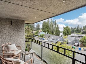 300 N 137th Street C, Seattle WA 98133