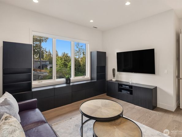 209 Northside Road, Bellevue WA 98004