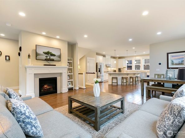 4612 186th Place SE A, Bothell WA 98012