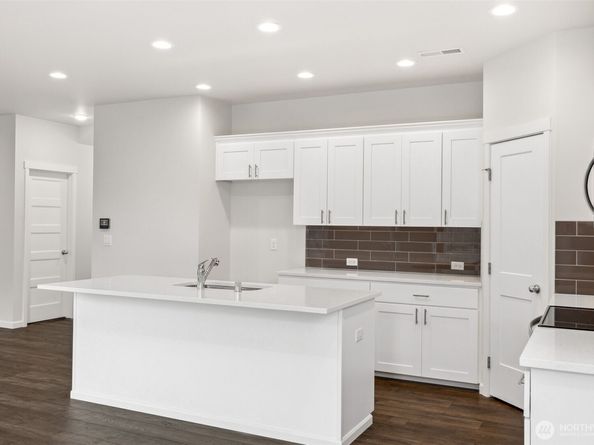 27031 30th Place S 20, Kent WA 98032