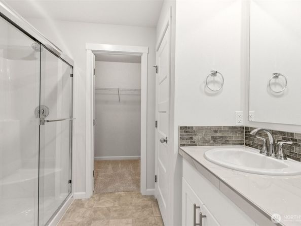 27031 30th Place S 20, Kent WA 98032