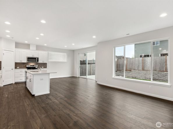 27031 30th Place S 20, Kent WA 98032
