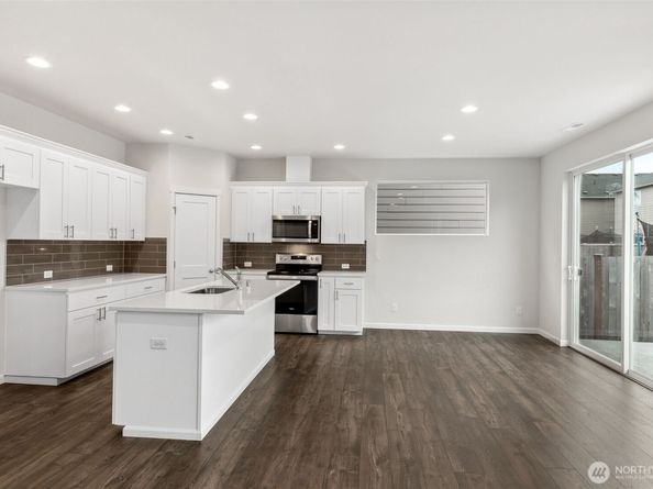 27031 30th Place S 20, Kent WA 98032