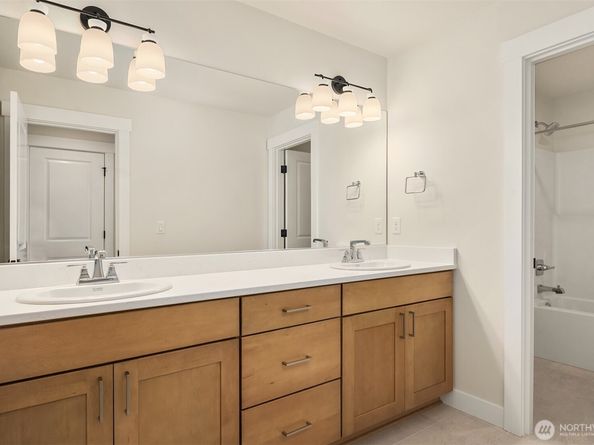 21418 116th Place SE, Kent WA 98031