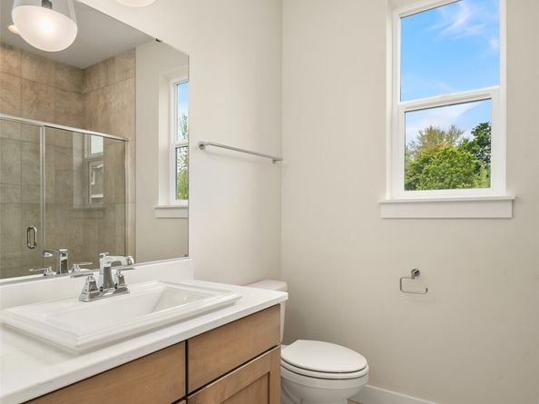 21418 116th Place SE, Kent WA 98031