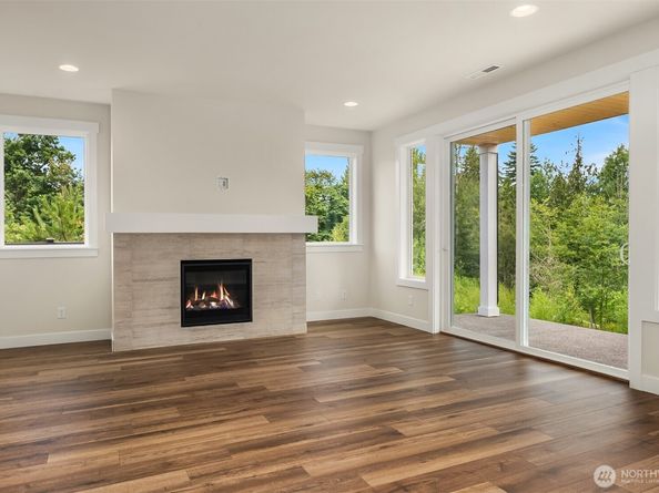 21418 116th Place SE, Kent WA 98031