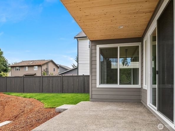 21418 116th Place SE, Kent WA 98031