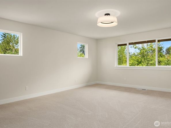 21418 116th Place SE, Kent WA 98031