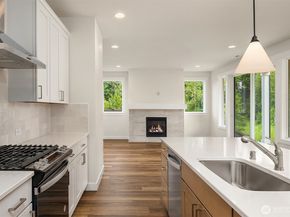 21418 116th Place SE, Kent WA 98031