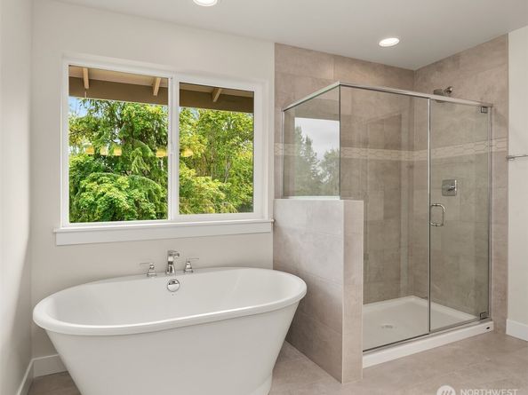 21418 116th Place SE, Kent WA 98031