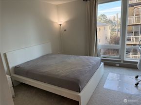 4547 8th Avenue NE 414, Seattle WA 98105