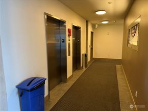 4547 8th Avenue NE 414, Seattle WA 98105