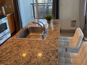 4547 8th Avenue NE 414, Seattle WA 98105
