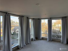 4547 8th Avenue NE 414, Seattle WA 98105