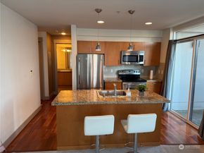 4547 8th Avenue NE 414, Seattle WA 98105