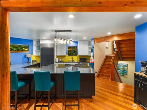 6520 E Mercer Way, Mercer Island WA 98040