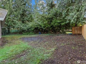 1621 S 251st Place, Des Moines WA 98198