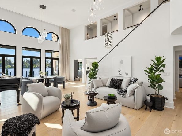 9205 SE Shoreland Drive, Bellevue WA 98004