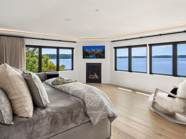 9205 SE Shoreland Drive, Bellevue WA 98004
