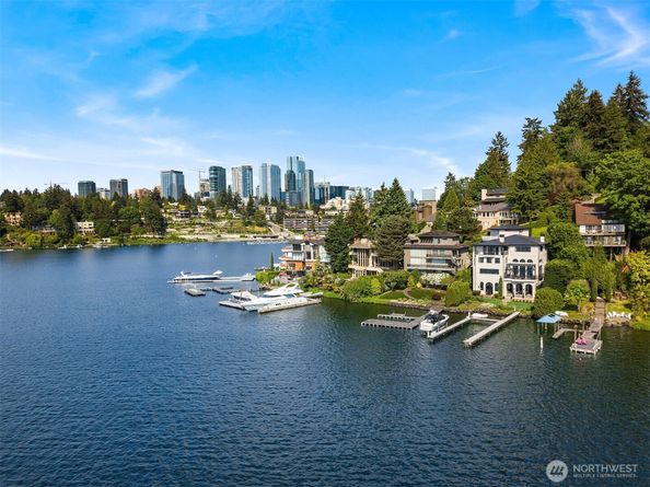 9205 SE Shoreland Drive, Bellevue WA 98004