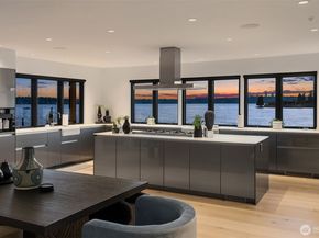 9205 SE Shoreland Drive, Bellevue WA 98004