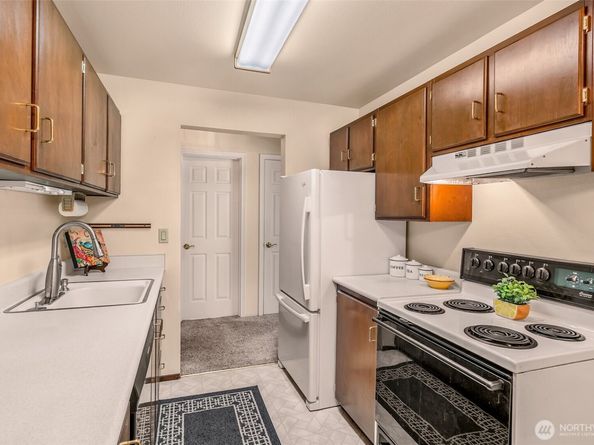 19409 56th Avenue W 109, Lynnwood WA 98036