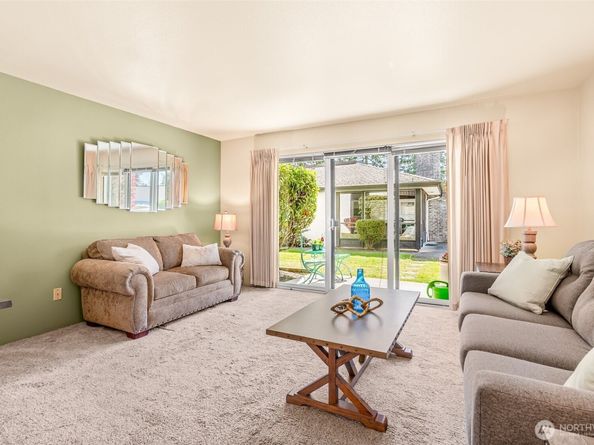 19409 56th Avenue W 109, Lynnwood WA 98036