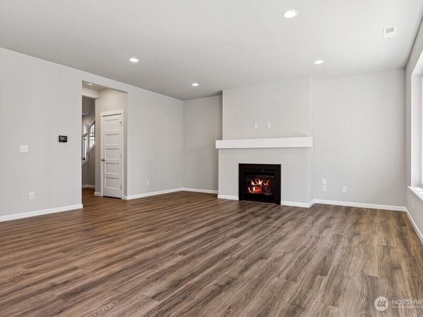 27023 30th Place S 18, Kent WA 98032