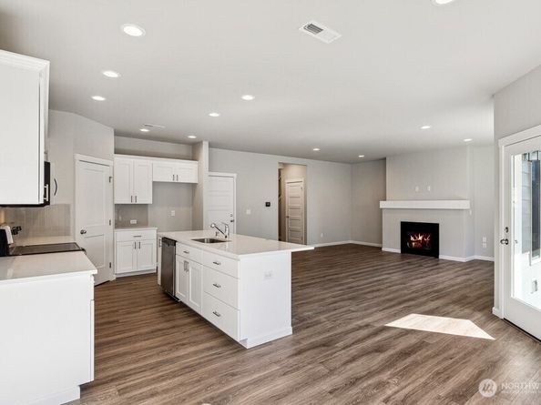 27023 30th Place S 18, Kent WA 98032