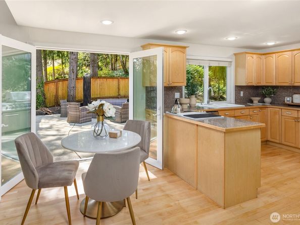 9115 SE 72nd Place, Mercer Island WA 98040