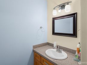 1425 S Puget Drive 213, Renton WA 98055