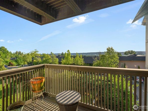 1425 S Puget Drive 213, Renton WA 98055